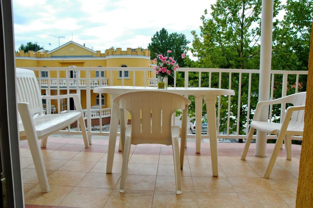 Kastely Panzio Ii. Hotel Hajduszoboszlo Room photo